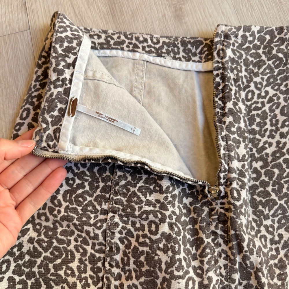 Free People Brown Leopard Print Stretch Denim Mini Skirt Size 6 Full Back Zip - Picture 3 of 8